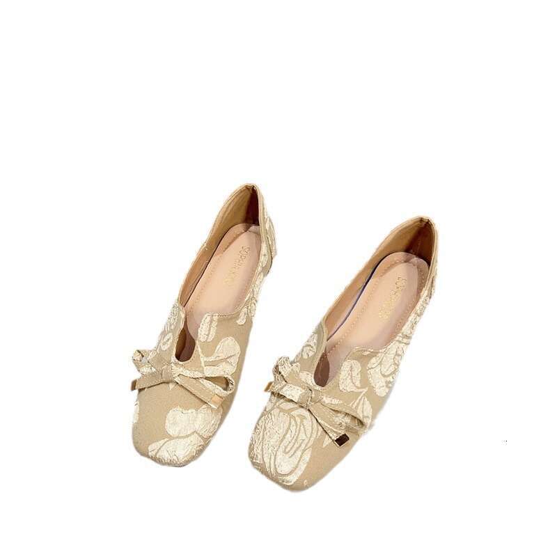New Chinese Style For Women, Handmade Square Toe Fashionable Flat Bottom Shallow Mouth Single Shoe Embroidered Cheongsam Shoes