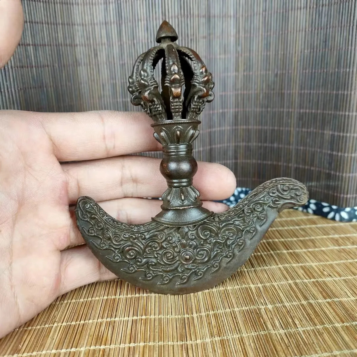 Vintage Copper Vajra Pestle Feng Shui Ornament Religious Collection Buddha Instrument Home Decorations Antique Brass Desk Decors 241105