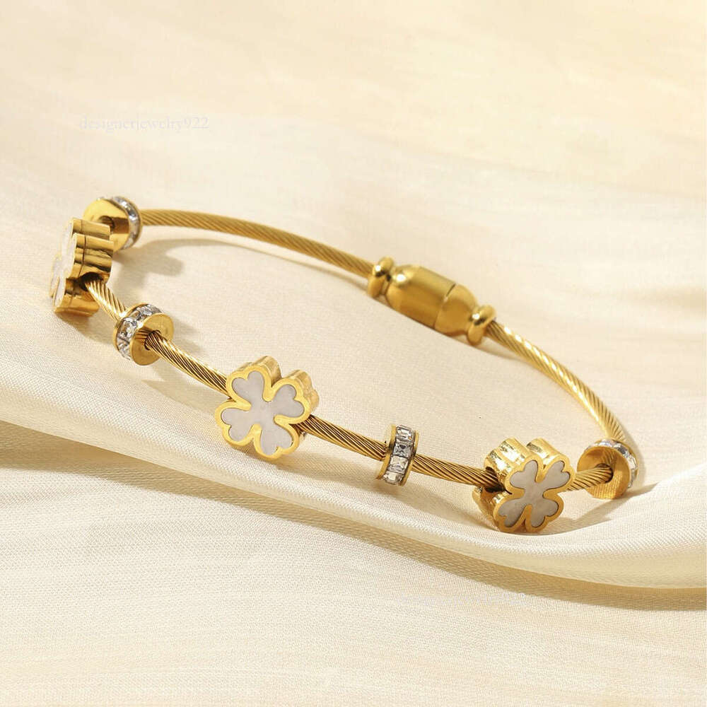 Butterfly square crystal titanium steel bracelet with no fading, high-end feeg, wer pendant bracelet fashionable and simple suitable for daily wear