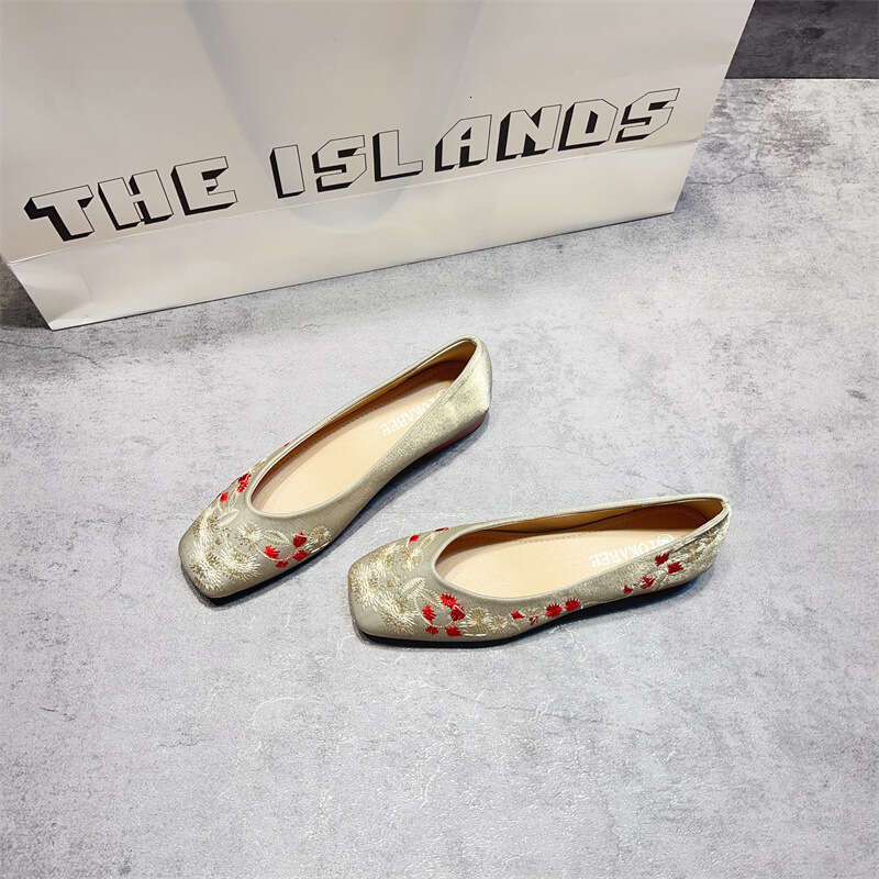New Chinese Women's Korean Version Spring/Summer New Style Temperament Shallow Mouth Single Shoe Soft Sole Flat Heel Embroidered Cheongsam Shoes