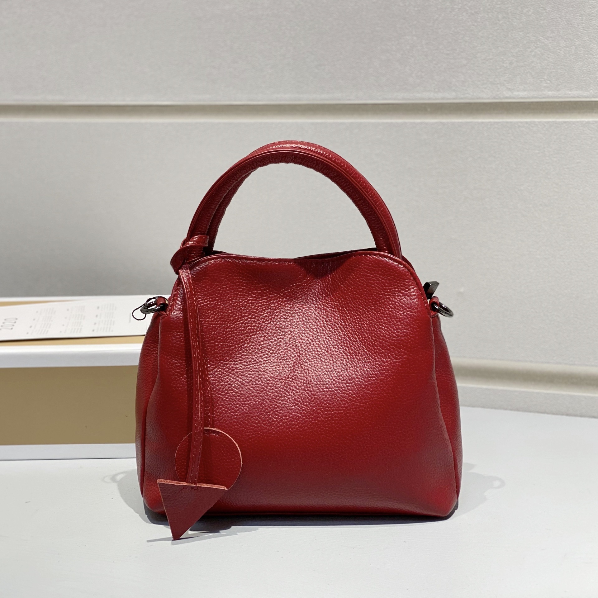 Designer's new top-level cowhide leather women's handheld crossbody bag fashion bag