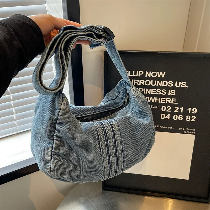 selling casual sewing thread zipper denim womens cross body bag fashionable casual large capacity shoulder bag 241105