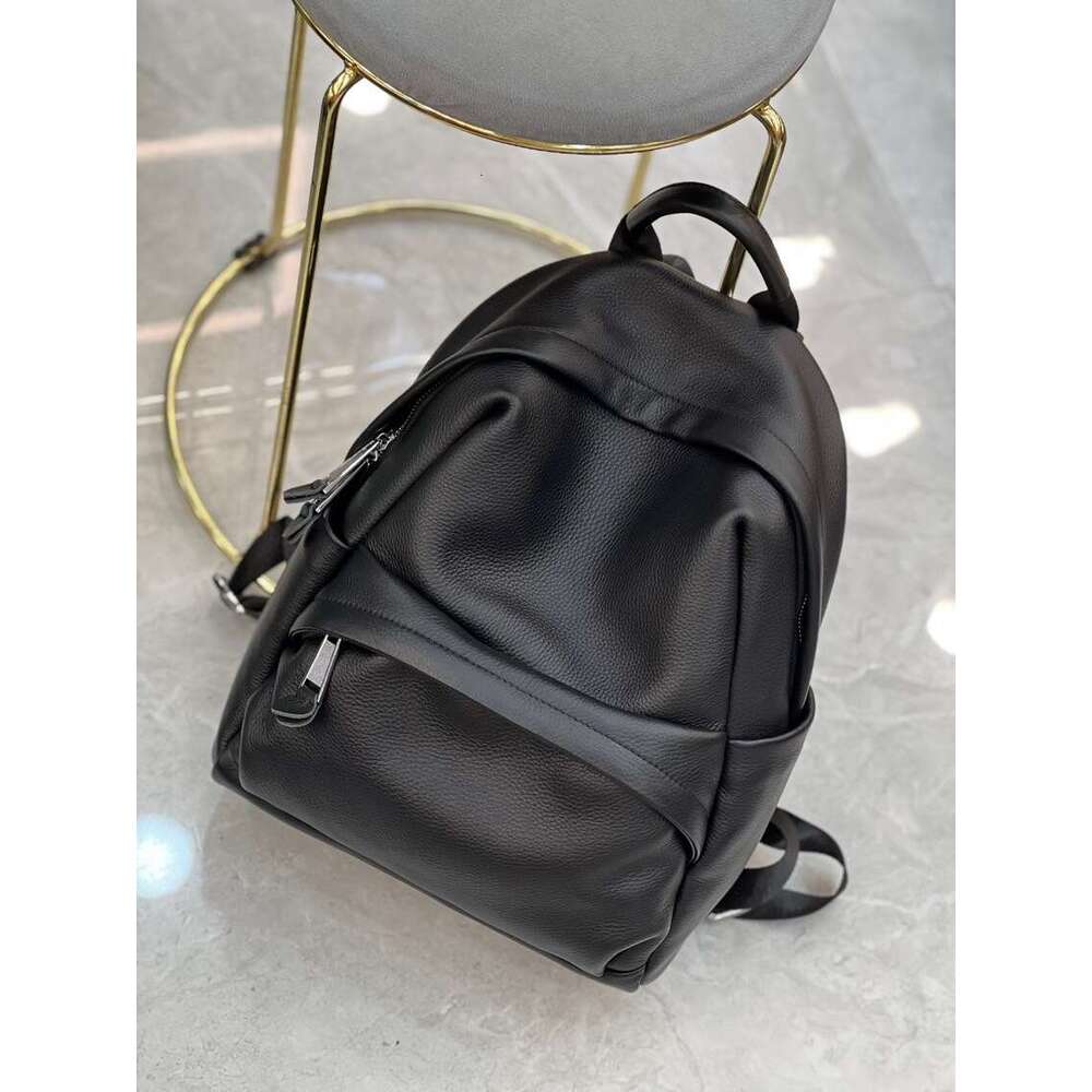 Simple Versatile Head Layer Backpack Women's Large Capacity Soft Leather Computer Bag Travel Pouch Black