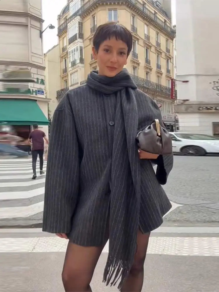 Causal Fashion Striped Scarf Collar Short Jacket Women Wool Blend Single Breasted Crop Coat Autumn Street Warm Outwear 241105