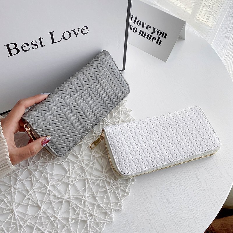 New Women's Wallet Mid To Long Zipper Clutch European And American Style Fashionable Woven Wallet