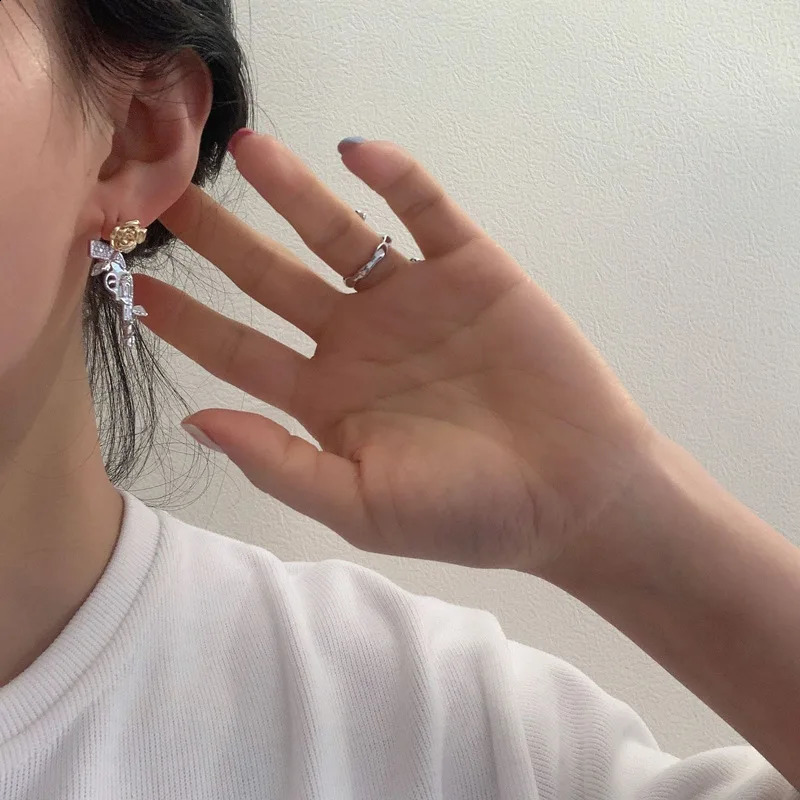 Gold Rose Flower Stud Earrings Gothic Gun er Jewelry Ear Piercing Y2K Accessory Fairy Grunge Earing Trend In Gift 241105