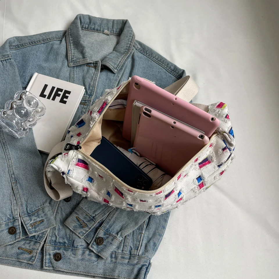 Wear resistant perforated canvas shoulder bag for women plain weave cloth bag large capacity denim cross body casual bag cute for women 241105