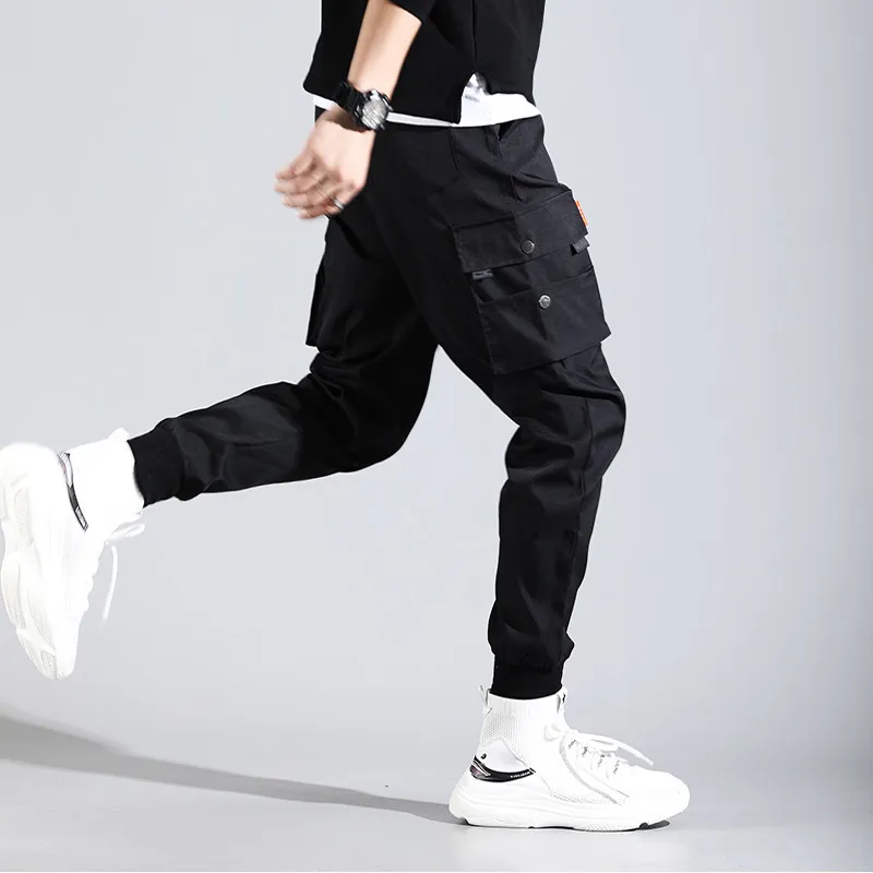 Men's Black Cargo Pants Hip Hop Streetwear Kpop Joggers with Multiple Pockets Casual Broadcloth Trousers