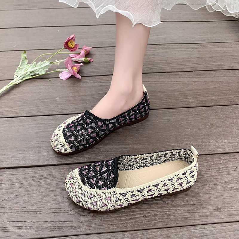 Versatile Women's Knit Footwear Lightweight, Comfortable, and Breathable for All Seasons