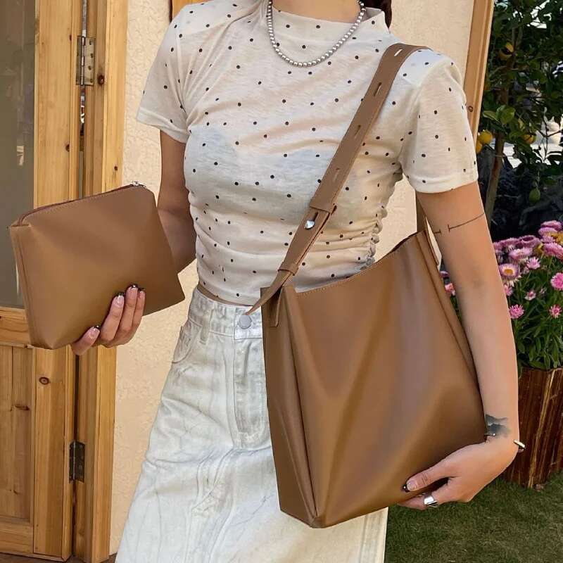 Fashion Leather Tote for 2025 Trends Female Simple Large High Capacity Shoulder Side Handbags and Purses Women Bag