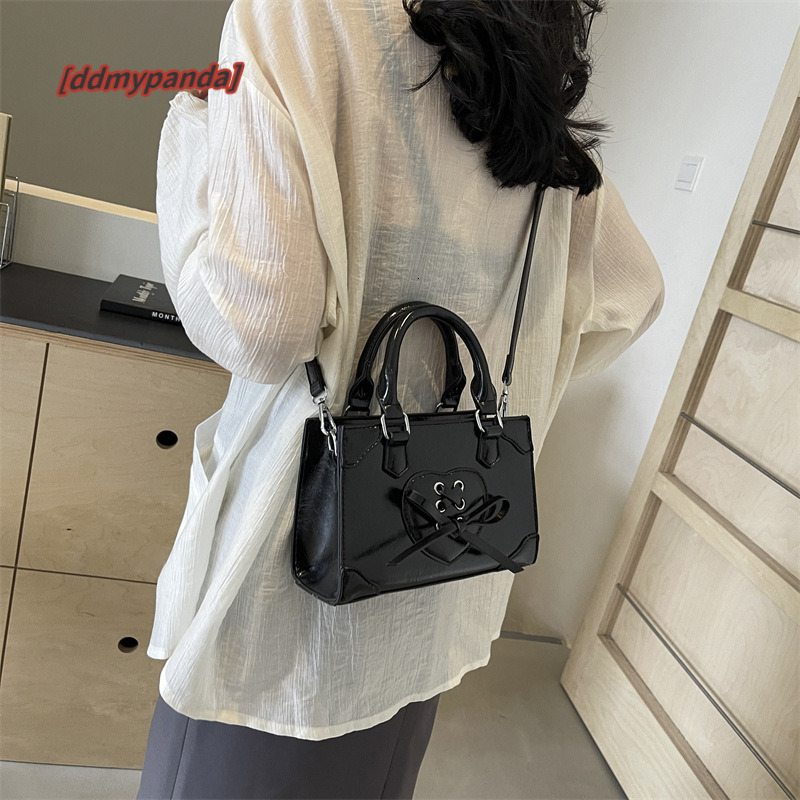 Handheld fashionable small square for women, Korean version, simple and versatile shoulder bag, 2024 summer niche trend design crossbody bag #31 ddmyp