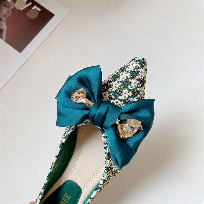 2023 Spring/Summer New Lady Thousand Bird Grid Pointed Flat Bottom Shallow Mouth Increased Bow Water Diamond Cloth Single Shoes