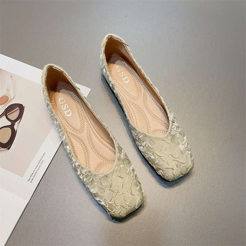 Square Toe Soft Sole Single Shoe Women's Korean Version Spring New Shallow Mouth Gradient Scoop Fashionable Pleated Silk Flat Bottom Grandma Shoe