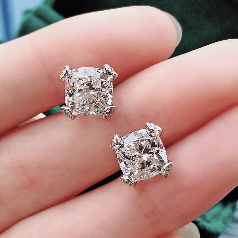 Sparkling Gorgeous Stud Earrings Luxury Jewelry Real 100% 925 Sterling Silver Cushion Shape White Moissanite Diamond Women Wedding Earring Christmas g