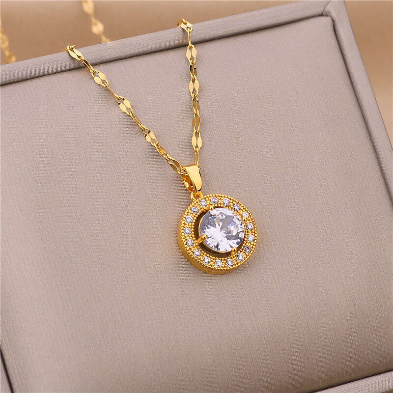 New Jewelry In Hot Light Fashion Zircon Crystal Stainless Steel Necklaces For Women Korean Fashion Sweet Sexy Female Clavicle Chain Jewelry