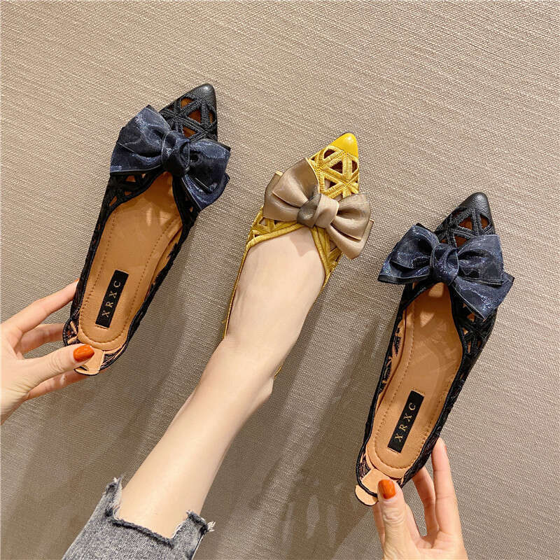 Korean Version Hollowed Out Single Shoe For Women 2023 New Large Soft Sole Grandma Pointed Shallow Mouth Flat Bottom Bean Shoes Cool