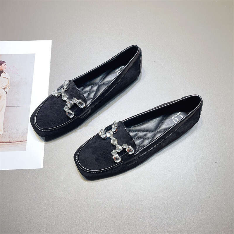 Soft Soled Bean For Women, Korean Version, New Fashionable Versatile, With Rhinestone Buckle, Suede, Square Toe, Flat Bottom, And Large Size Single Sh