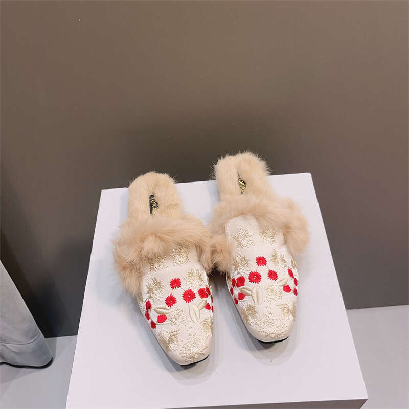 Korean Version Autumn And Winter New Fashion Fabric Velvet For Women's Outerwear, Embroidered With Chinese Style, Support, Half Slippers, Hairy S