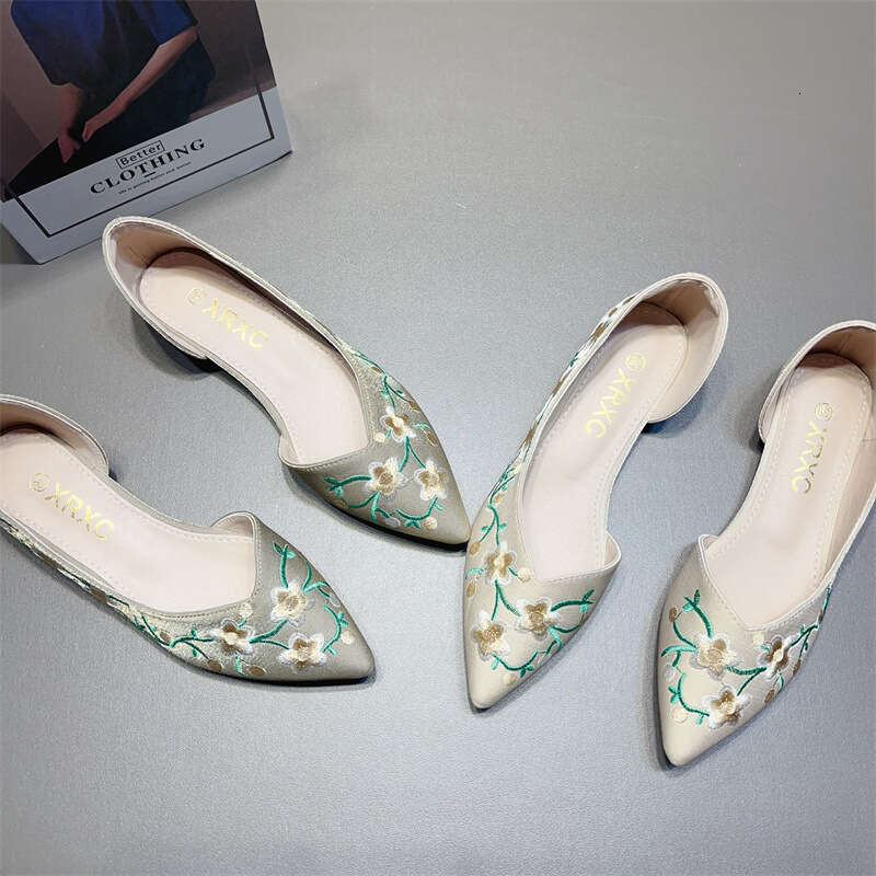 Korean Version New Single Shoe Embroidered Versatile Young Chinese National Style Cheongsam Women's Shoes Flat Apricot Color