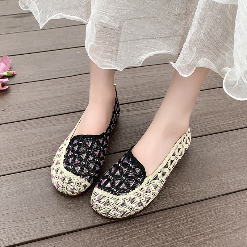 Versatile Women's Knit Footwear Lightweight, Comfortable, and Breathable for All Seasons