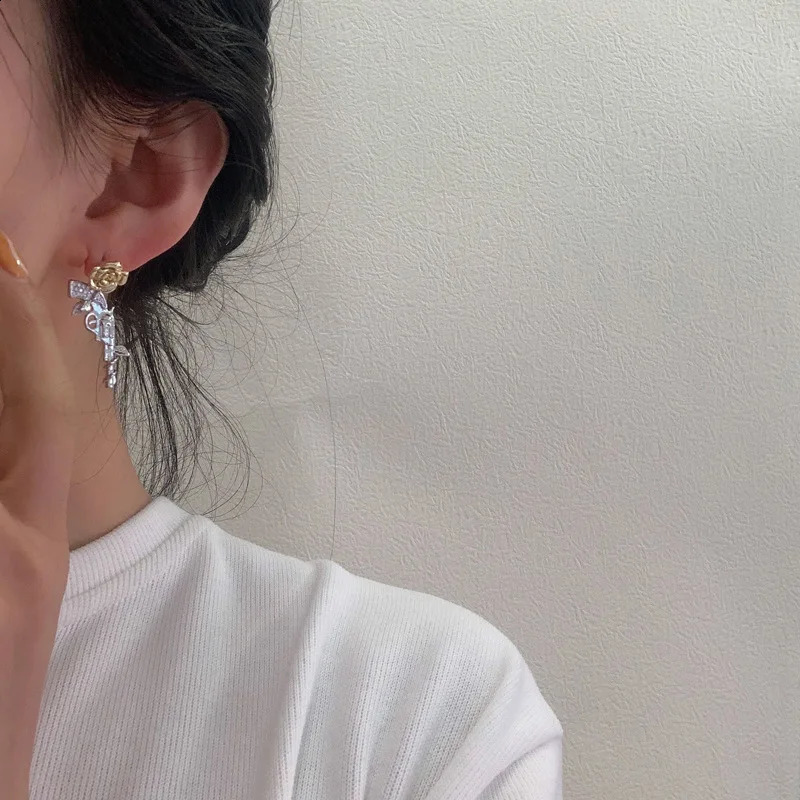 Gold Rose Flower Stud Earrings Gothic Gun er Jewelry Ear Piercing Y2K Accessory Fairy Grunge Earing Trend In Gift 241105