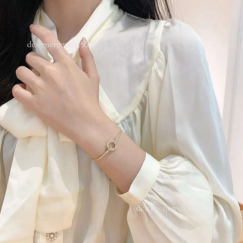 Sier Color Crystal Zircon Hollow Out Round Charm Bracelet &Bangle For Women Elegant Light Wedding Party Jewelry