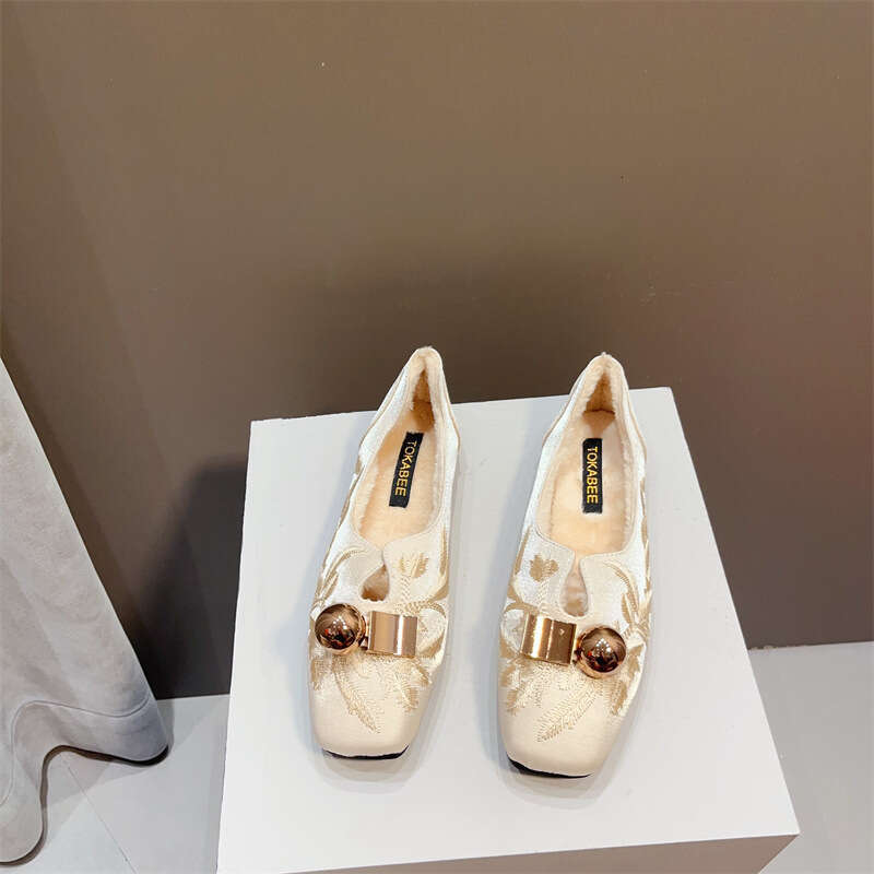French Embroidered Square Head With Velvet Warm Single Women's Korean Edition Autumn/Winter New Collection Hairy Soft Soled Bean Shoes