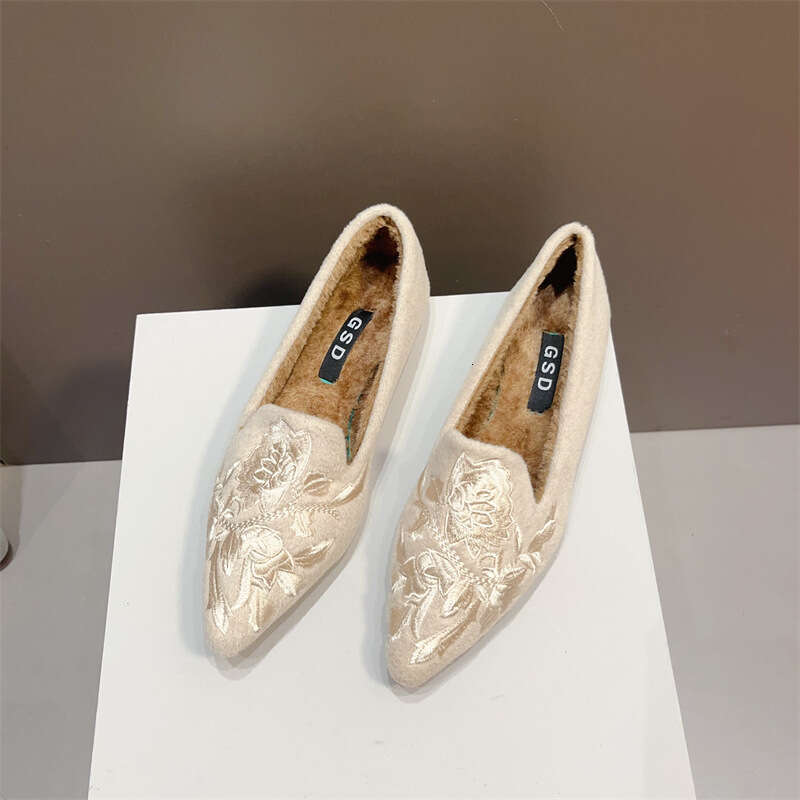 Korean Version Winter New Fashionable Versatile Pointed And Fuzzy Fur With A Single Kick In The Middle, Women's Warm Cotton Shoes
