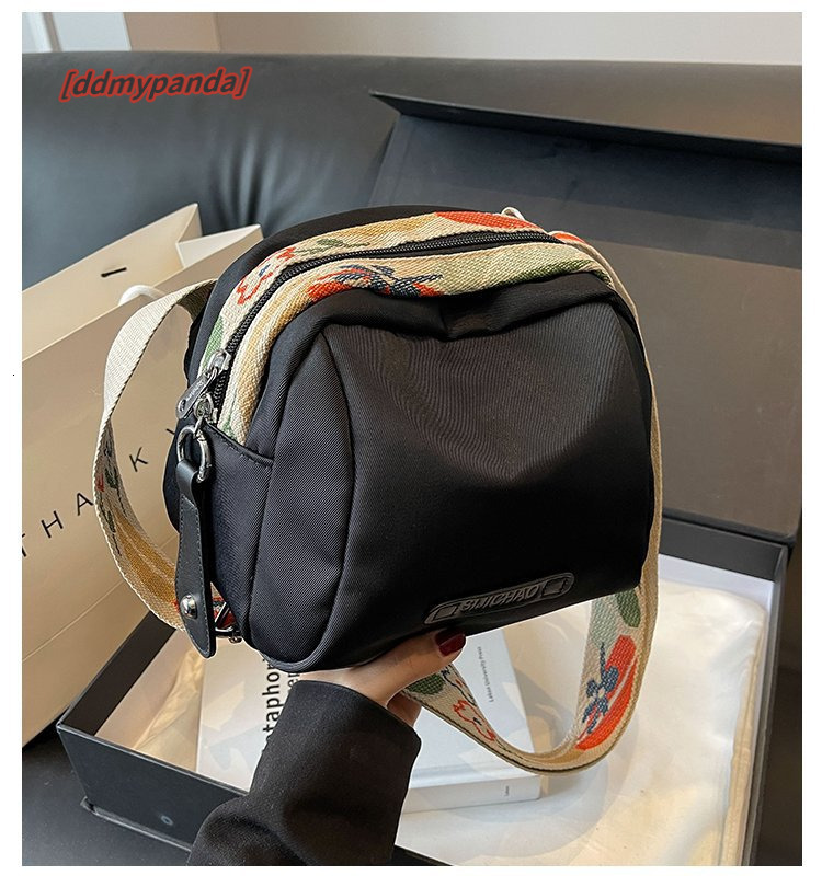 Waterproof nylon fabric crossbody popular for women in 2024, large capacity single shoulder dumpg bag, niche leisure commuting bag #26 ddmypanda