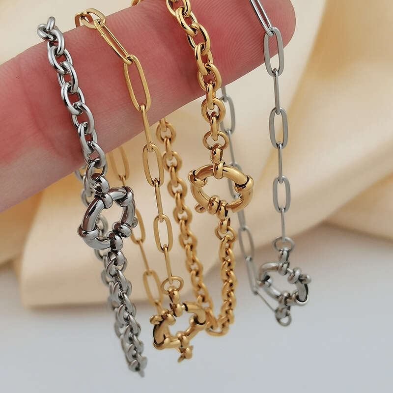 Fashionable and minimalist style spring buckle blade bracelet stainless steel gold-plated paper clip chain trendy women's fashion