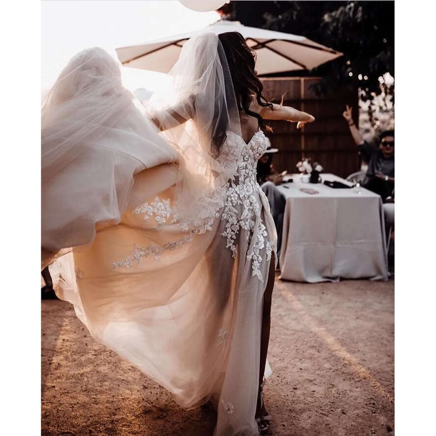 A E Wedding Dresses Country New Bohemia Summer Beach Sweetheart Sleeveless Lace Appliques Crystal Beads Split Tulle Formal Bridal Gowns