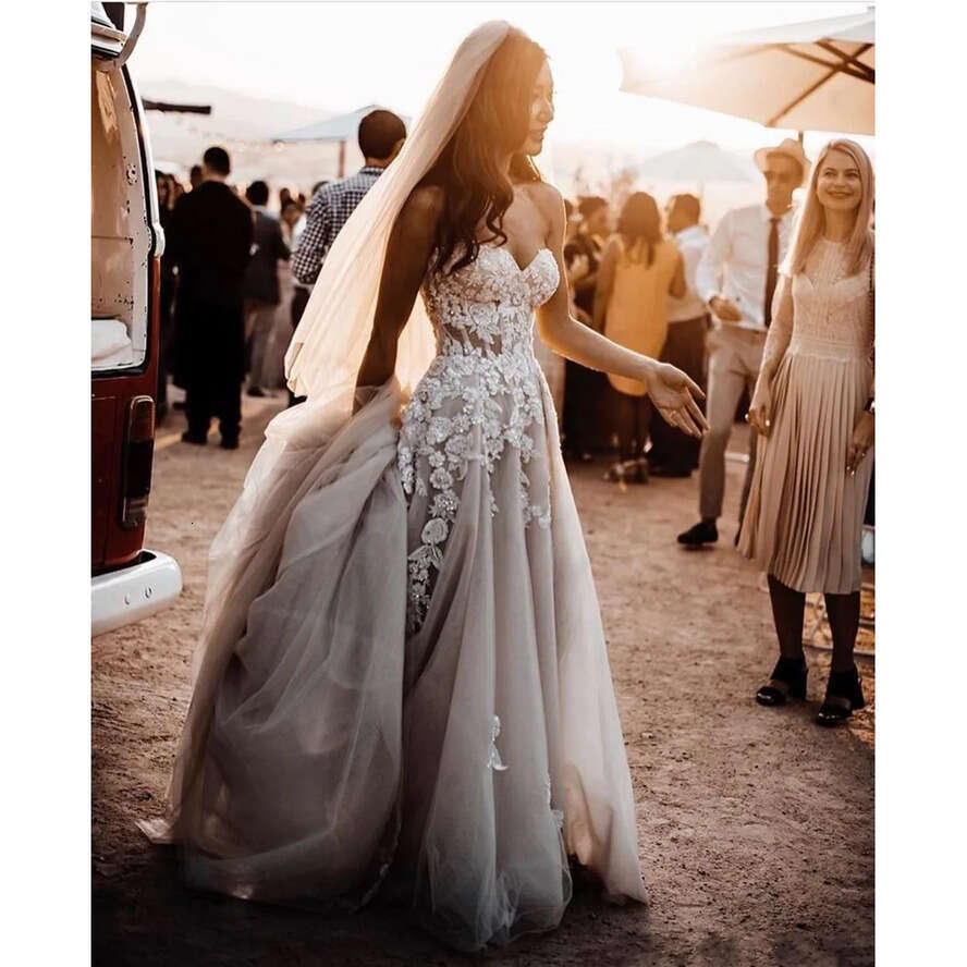 A E Wedding Dresses Country New Bohemia Summer Beach Sweetheart Sleeveless Lace Appliques Crystal Beads Split Tulle Formal Bridal Gowns