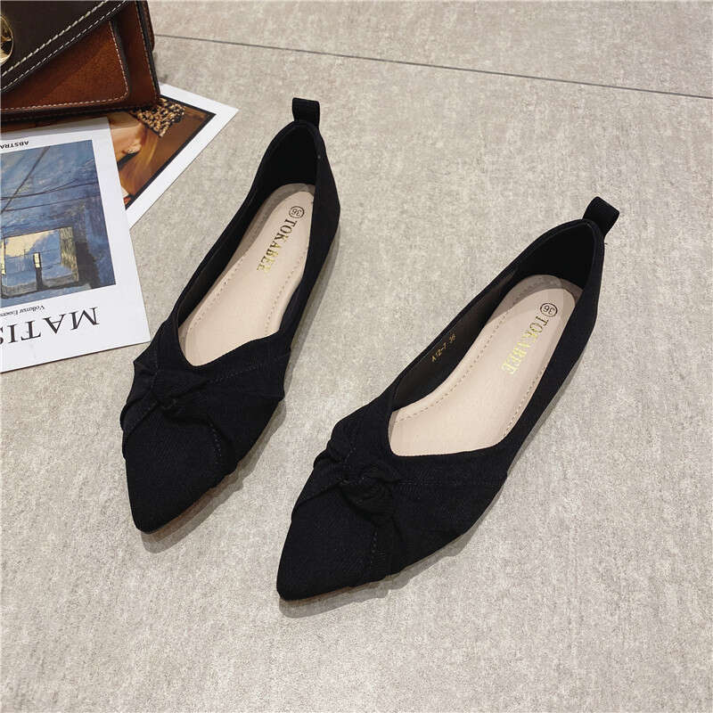 Korean Version 2023 Spring New Single Versatile And Comfortable Pointed Flat Shallow Mouth Soft Sole Cloth Surface Red Women's Shoes
