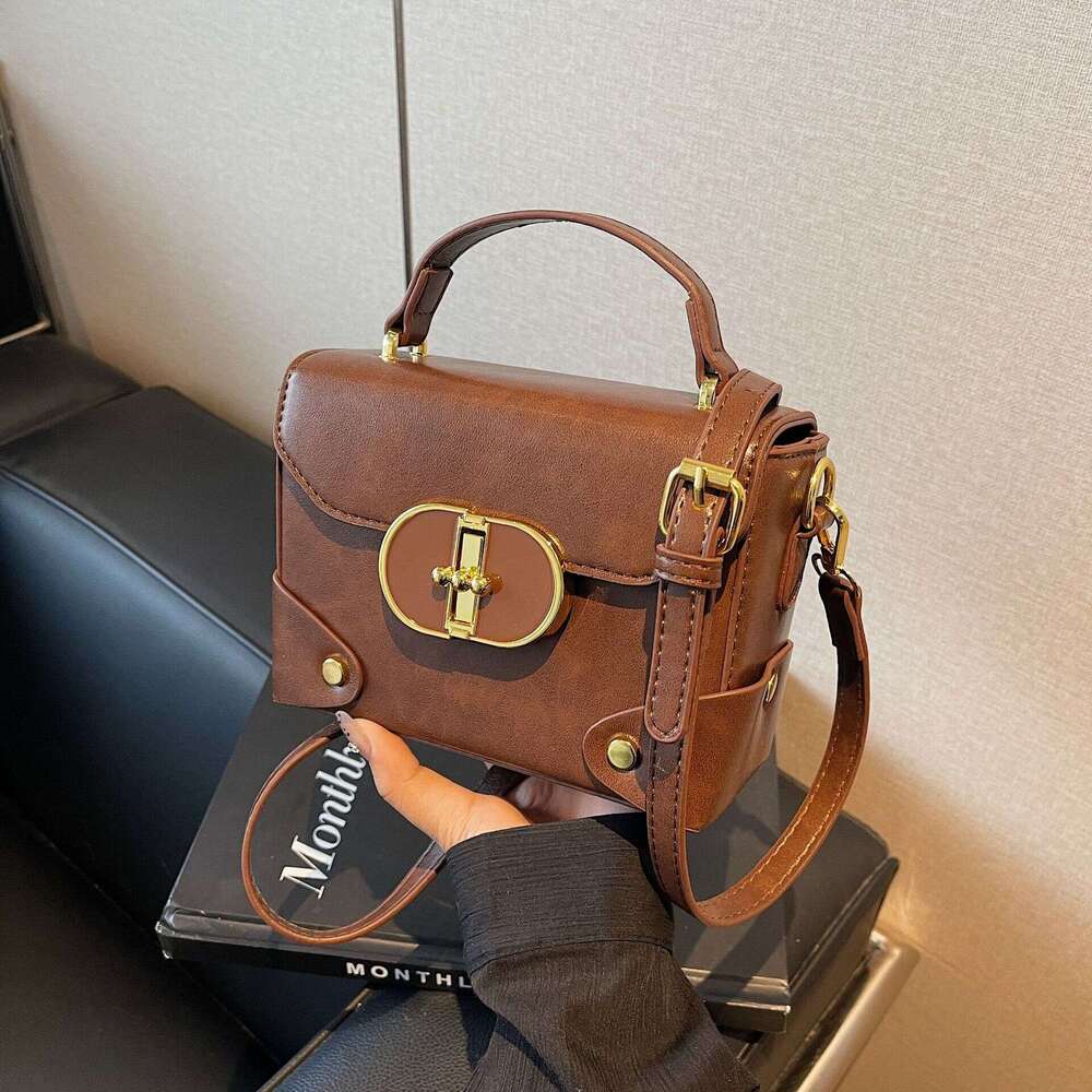 2024 new women's bag popular niche design, light luxury, fragrance style, small square bag, high-end and versatile one shoulder handbag