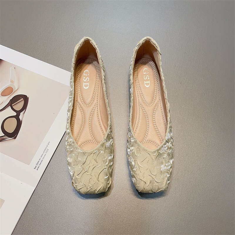 Square Toe Soft Sole Single Shoe Women's Korean Version Spring New Shallow Mouth Gradient Scoop Fashionable Pleated Silk Flat Bottom Grandma Shoe