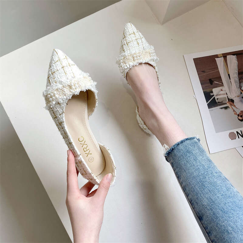 2023 New Small Fragrant Gentle Women's With Pearl Decoration Light Mouth Sweet And Beautiful Flat Heel Side Empty Pointed Elegant Single Shoes Fo