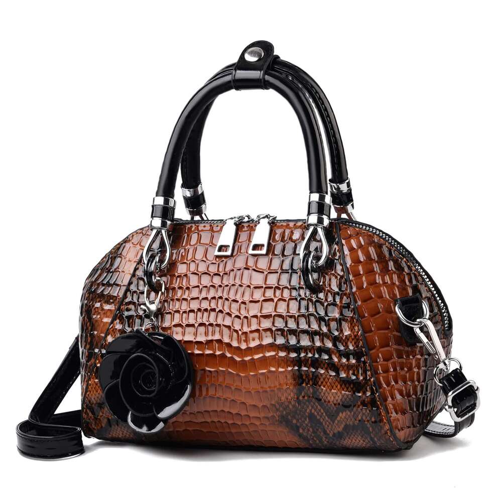Designer Bag European / American Style Fashion Handbag Yellow Crocodile Pattern Women Tote Bag Ladies Small Shell Messenger Shoulder Bags tote bag