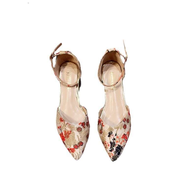 Temperament Embroidered Baotou Sandals Women's Korean Edition Summer Fashion Glitter Thick Heel Straw High Heels New Chinese Style