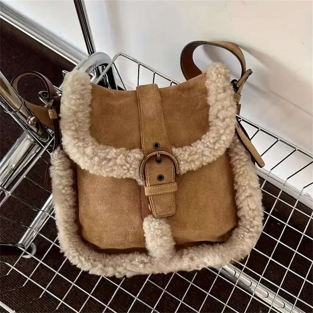 Designer Bag Sherpa Crossbody Bag For Women Vintage Plush Mini Purse Brown Saddle Bag For Winter And Autumn Single Strap Saddle bag