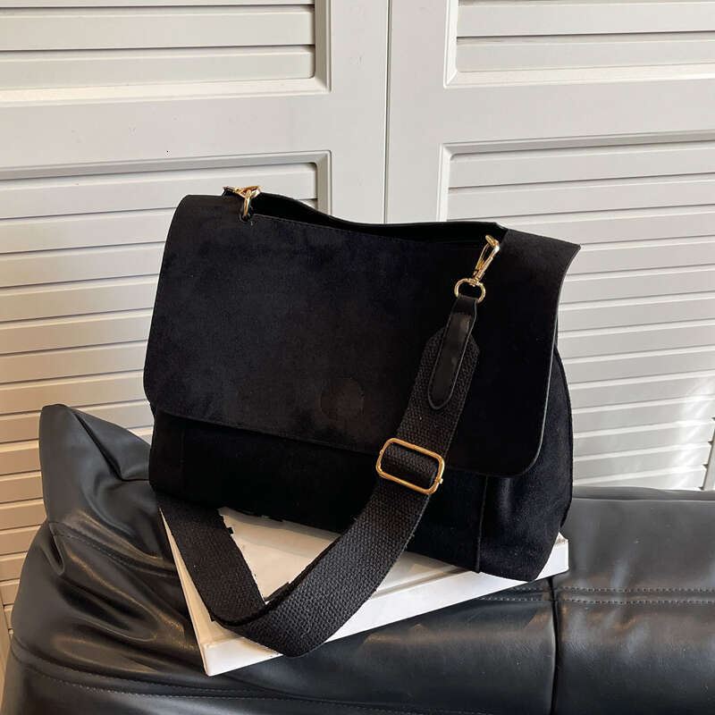 Designer Bag Women Mailman's Flap Bag Matte Suede Versatile Winter Large Capacity Crossbody Bag Single Shoulder Bag Shopper Totes