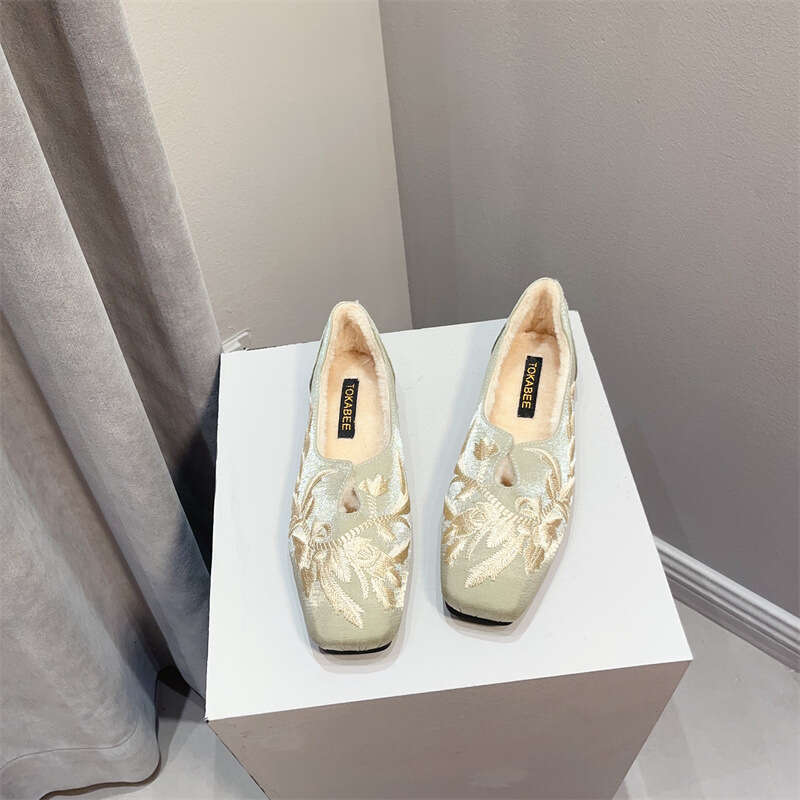 New Chinese Style Velvet Warm Fur For Women In Autumn And Winter, Korean Version, One Foot Soft Soled Cotton Shoes, Flat Bean Shoes
