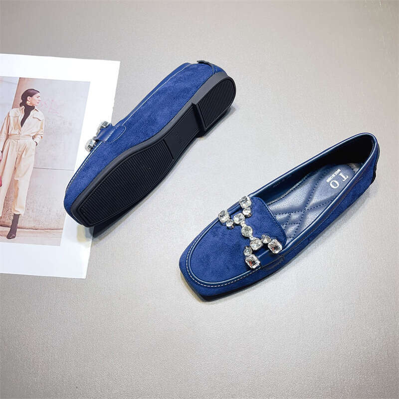 Soft Soled Bean For Women, Korean Version, New Fashionable Versatile, With Rhinestone Buckle, Suede, Square Toe, Flat Bottom, And Large Size Single Sh