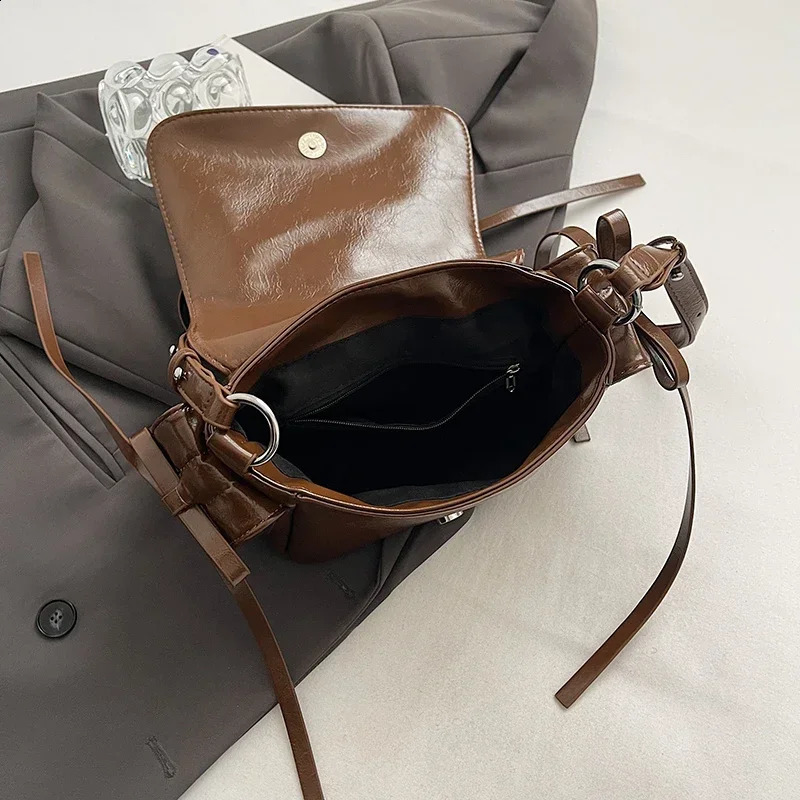 LEFTSIDE Mini PU Leather Shoulder Bag Womens Cross Body Bag Winter Trend Retro Y2K Korean Fashion Bow Handbag 241105