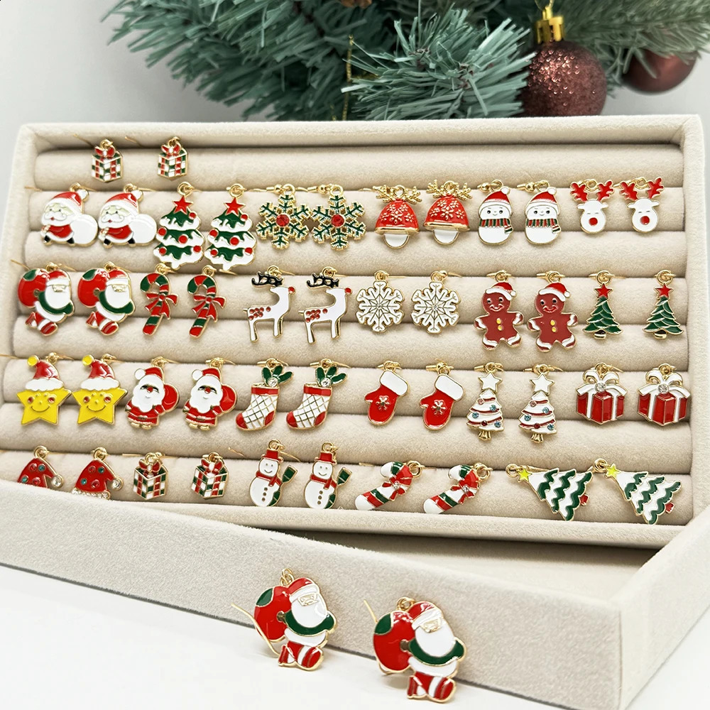 50PCS10PCS Christmas Theme Earrings Vintage Metal Santa for ning Women Fashion Gifts 241105
