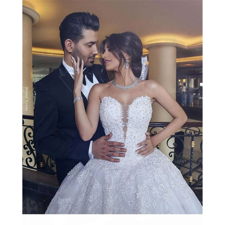 Gorgeous Ball Gown Dresses Sweetheart Necke Lace Applique Beaded Tulle Or Length Plunging Wedding Gowns Vestido De Novia S