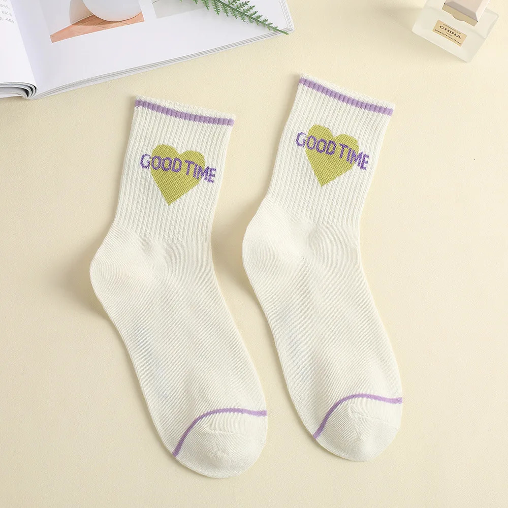 Womens Sweet Smile Letter Socks Sports Socks Versatile Student Socks 241104