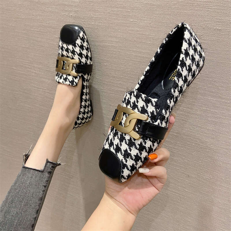 Qian Niao Ge Mao For Women 2023 Winter New Style One Step Versatile With Velvet Warmth Single Shoes, Casual Bean Shoes