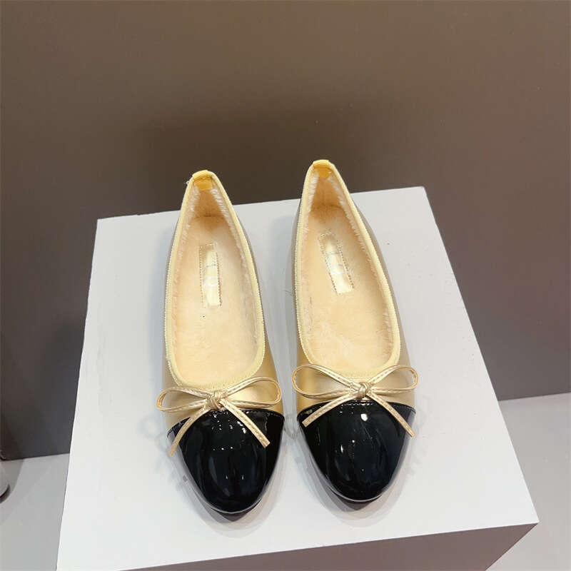 Single Shoe Women's Round Headed Bow, Small Fragrant Style, Soft Sole, Shallow Mouth Fairy, One Foot Kick, Korean Version With Plush Flat Bottom 