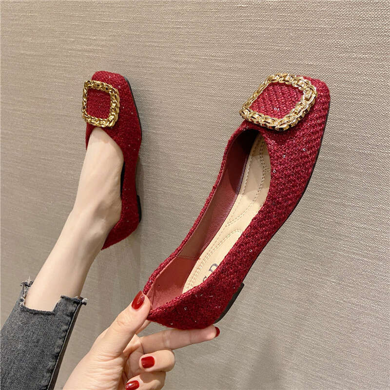 Flat Bottomed Women's Singles 2023 Spring New Style Scoop Versatile Black Red Soft Sole Shallow Mouth Square Toe Cloth Bean Shoes
