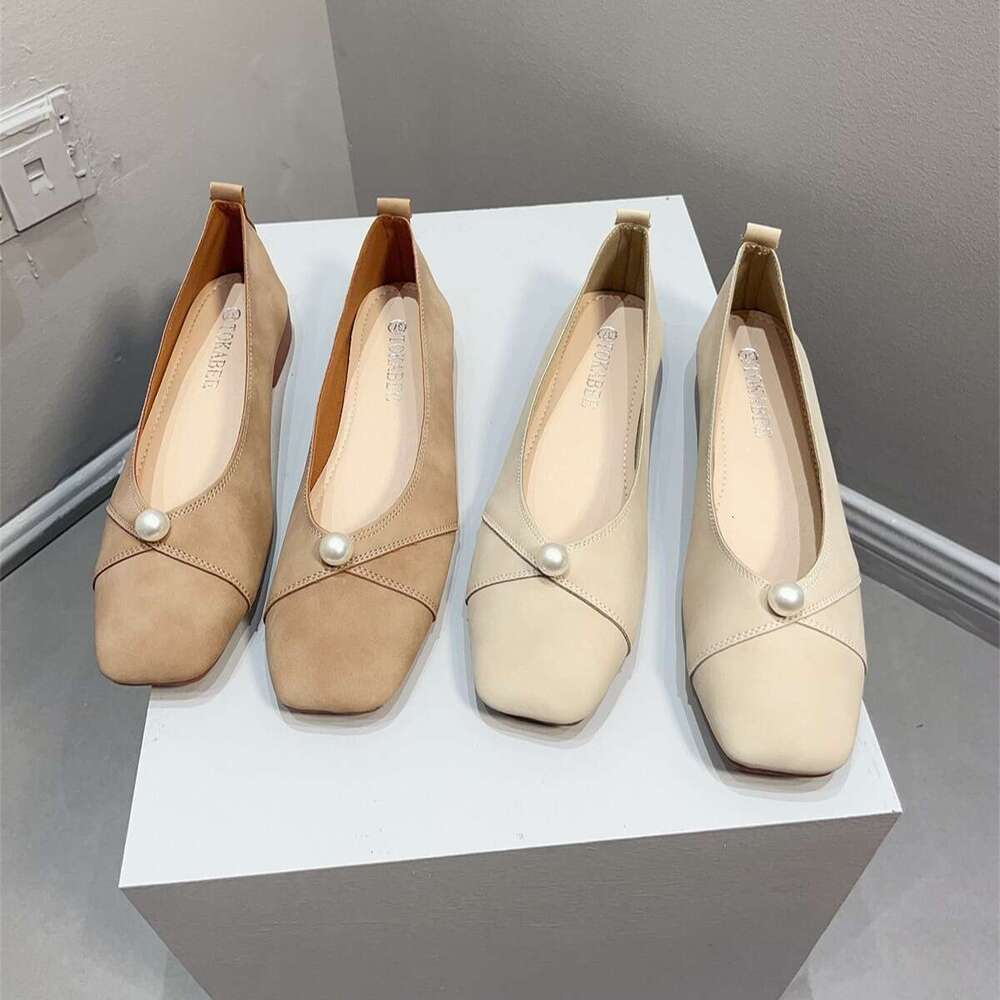 Korean Version New Versatile Square Toe Shallow Mouth Leather Soft Sole Grandma Thick Heel Low Follow-Up Women's French Bean Shoes